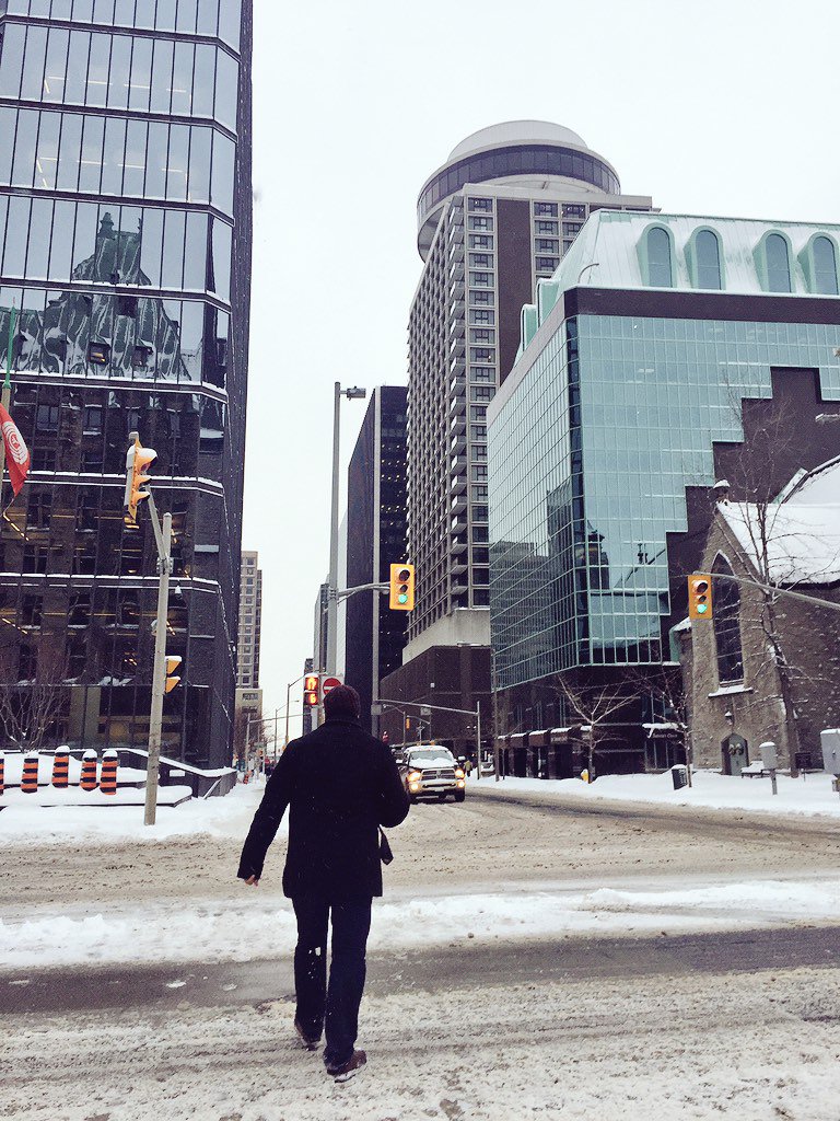 20YS's tweet photo. Great tips #Marsten! ☃️❄️☃️ @MarstenOttawa: Snowy Day #Ottawa, read about Car Safety Tips:
https://t.co/uQw5bGVBLk https://t.co/ZsQ8PaxT24