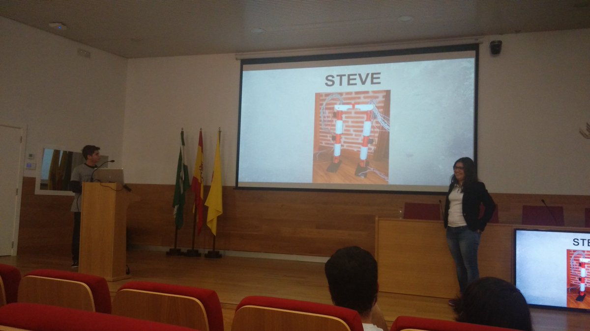 serealr's tweet photo. Flipándolo con @fabridigital y Steve en #ArduinoDayCadiz https://t.co/saWuHCXZVm