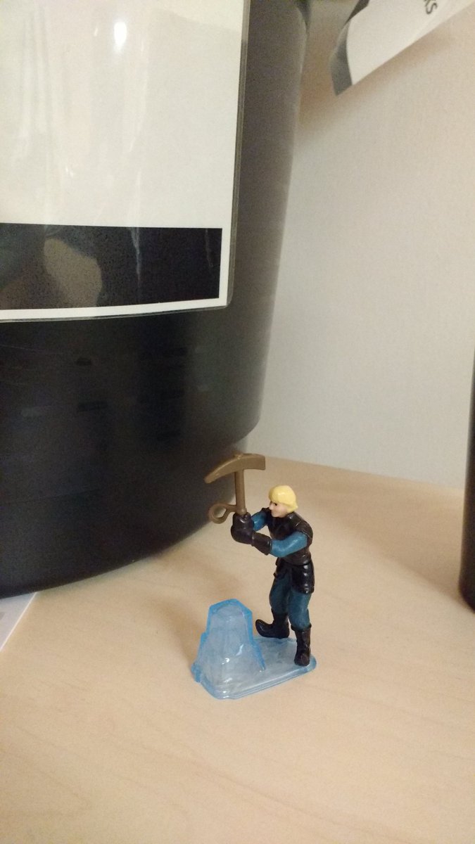 WarwickPgHub's tweet photo. Did any one lose a tiny Kristoff, chopping some ice? #lostproperty https://t.co/B5xbKtErxJ