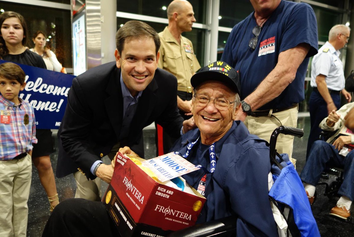 Reppolitics's tweet image. @marcorubio loves our Veterans! Met these heroes after #HonorFlight #MarcoMonday