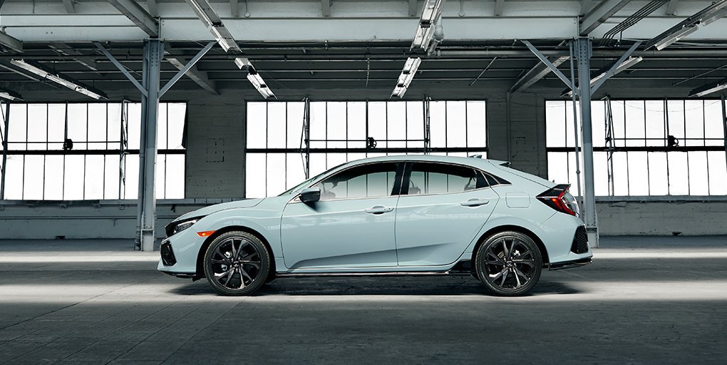 OHHondaDealers's tweet photo. The Civic Hatchback returns with a distinctly aggressive, angular style that is set to excite. #2017CivicHatchback #thehatchisback #Honda https://t.co/cdj44DU2jy