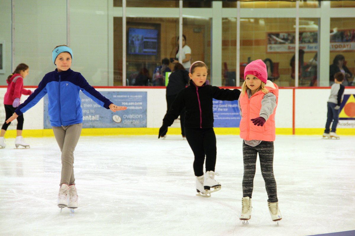 ParkDistOakPark's tweet photo. Today is the last day to save $10 or $15 on the purchase of a year round Ice Arena Pass! #shopsmalloakpark #oakpak https://t.co/RKDWNINXTW https://t.co/DkpCWdNr9D