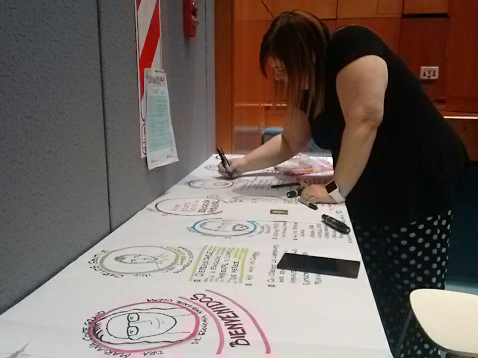 BungeMartin's tweet image. La genia de @TamVisual desplegando su arte en el Primer encuentro Nacional de Educación Ambiental. #documentaciongrafica  cc @EmprendiaSC