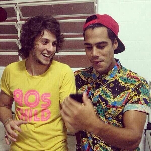 colesprvose's tweet photo. Pq eu tenho um apego enorme nessa foto #HappyBDayMika https://t.co/ubs2va17xb