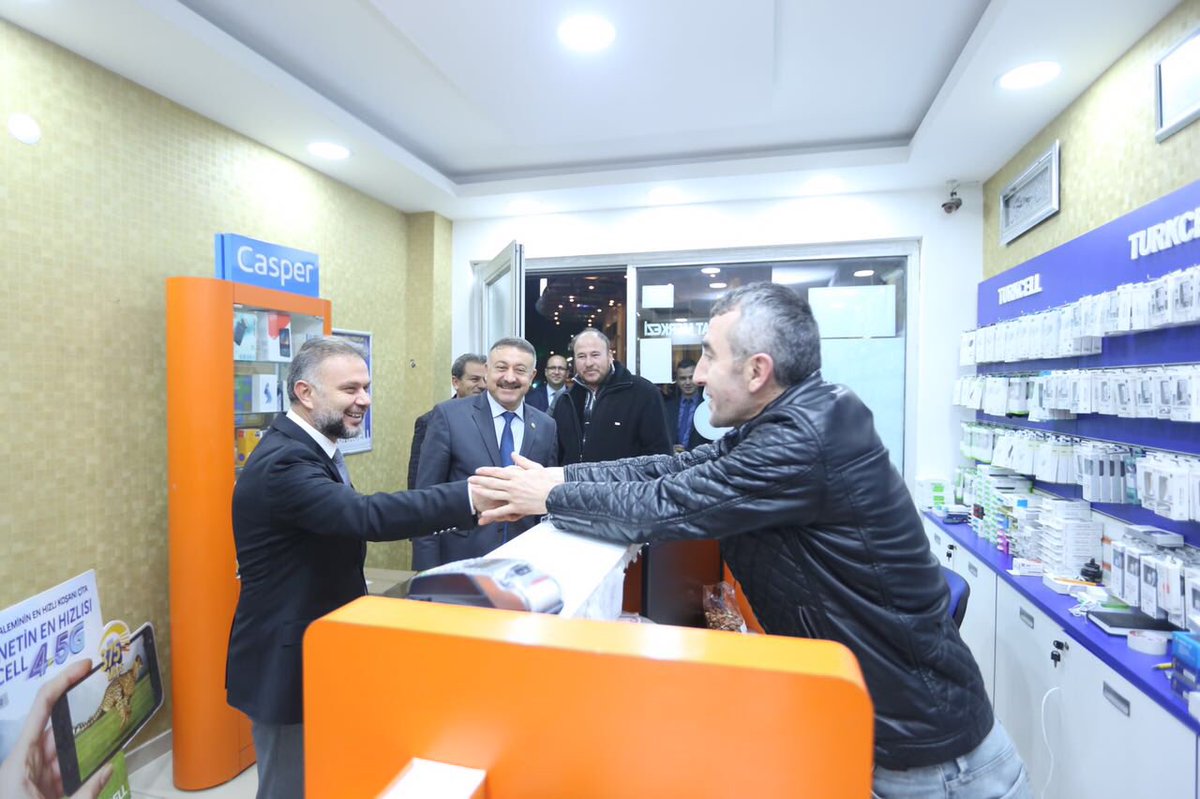Lokman_Erturk's tweet photo. @Akparti Yerel Yön. Bşk Yrd Mersin Mv @mv_haciozkan ile Esnaf ziyareti yaptık. https://t.co/k9OFFonNul