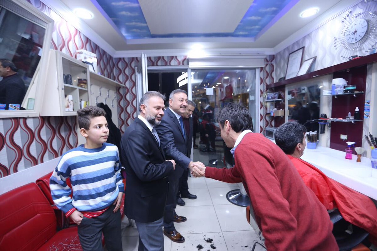 Lokman_Erturk's tweet photo. @Akparti Yerel Yön. Bşk Yrd Mersin Mv @mv_haciozkan ile Esnaf ziyareti yaptık. https://t.co/k9OFFonNul