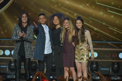 Zhamdiel's tweet photo. @zhamirazambrano #LaBandaFinal #TeamZhamira #LaBandaZhamira SON GIGANTES @FabyansanchezPR @alondra_offic @Itsfelixgabriel @megumibowles https://t.co/Hz085pJfIU