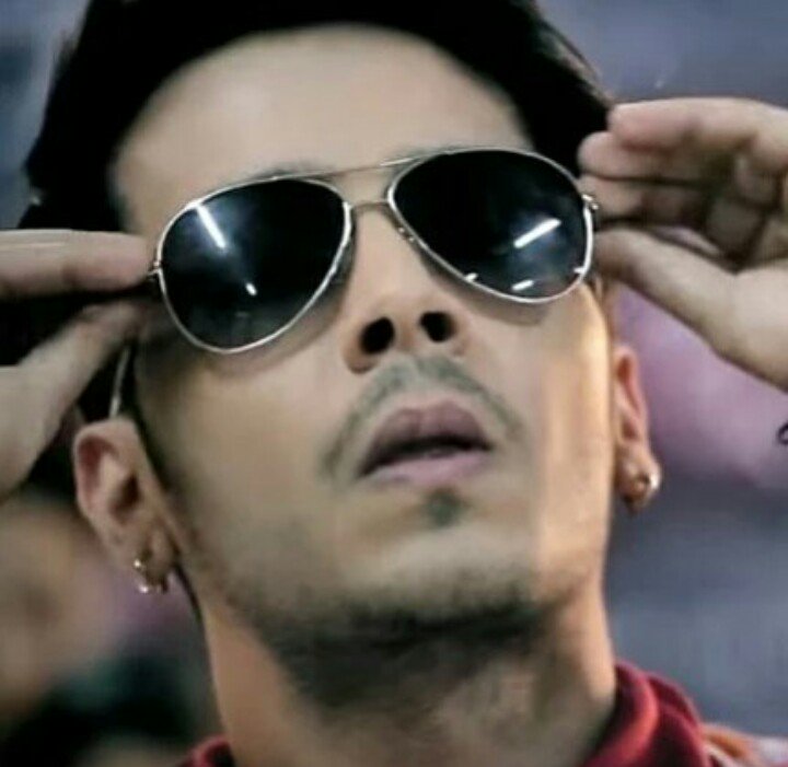 ParamBhatia_FC's tweet photo. So are you guys ready coz RANGEELA is all set to nail it!
#GhulamIsHere
LOVE @8paramsingh !โ
#HailParam๐โ
#LoveParamโค https://t.co/q3kwuZyg6R