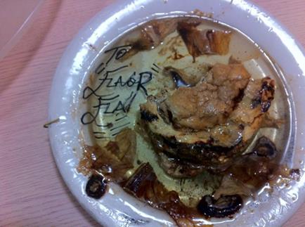 PFXpodcast's tweet photo. @FlavorFlav in Australia you signed this cheeseburger that a band from #Seattle found in Boston. It was yours https://t.co/jgJ3OCXT0i https://t.co/xAGn95diW0