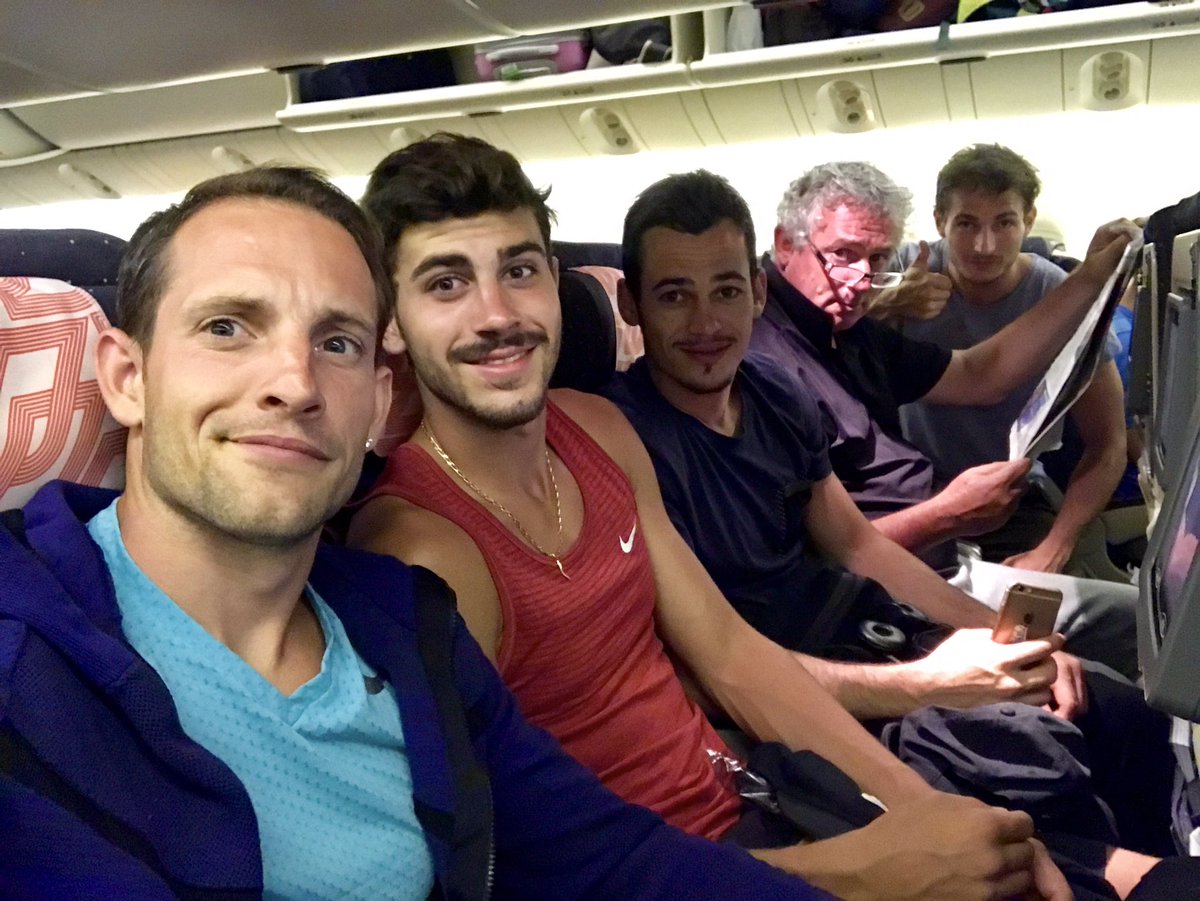 airlavillenie's tweet photo. Bye bye Reunion Island, retour à la maison ✈️ avec #lepilonneur #DJkéké #Philipped'EncausseDeGanties #pascommenous  #PVgang https://t.co/OB38esKXeq