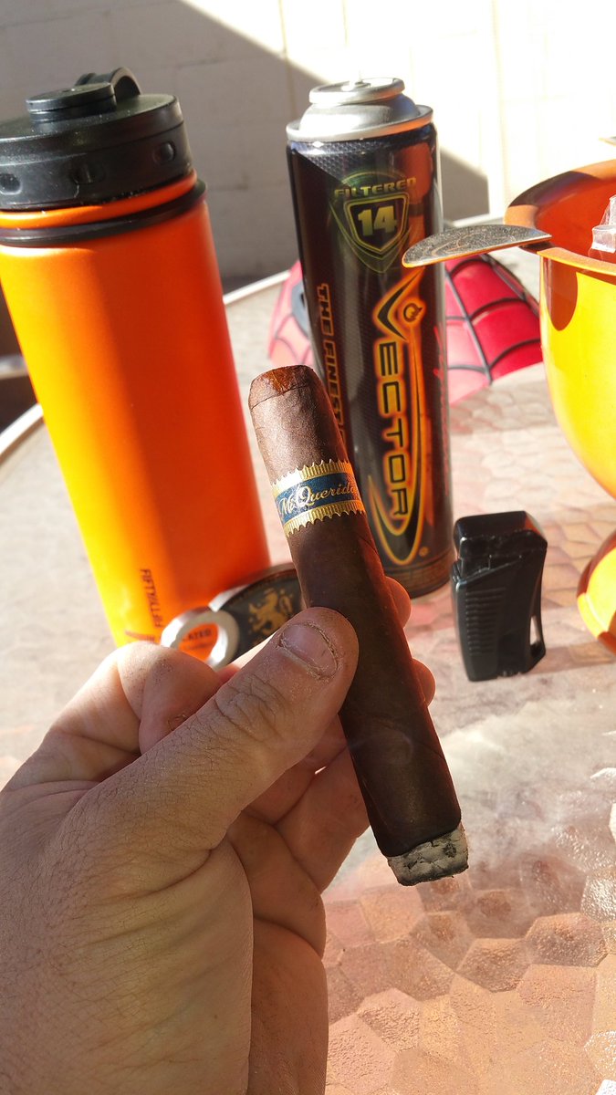 SumpterNic's tweet photo. #MiQuerida #ilikeorange #CigarSocialClub #cigar #cigarsnob #ihatetwitter https://t.co/kLFLonX3F2