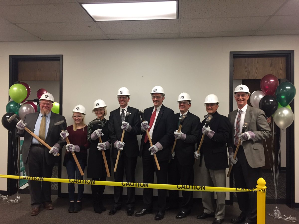 CitizensEdmond's tweet image. Excited to support the new @okchristian Citizens Bank of Edmond's Finance Lab! We can't wait for the grand opening! #banklocal