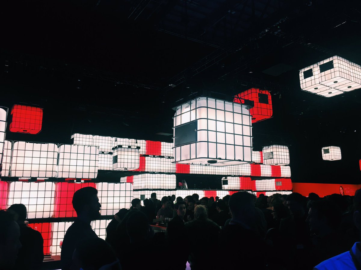 MarketingWeekEd's tweet photo. We're at @YouTube's #brandcastuk event tonight.. https://t.co/L7o4ec8Mw9