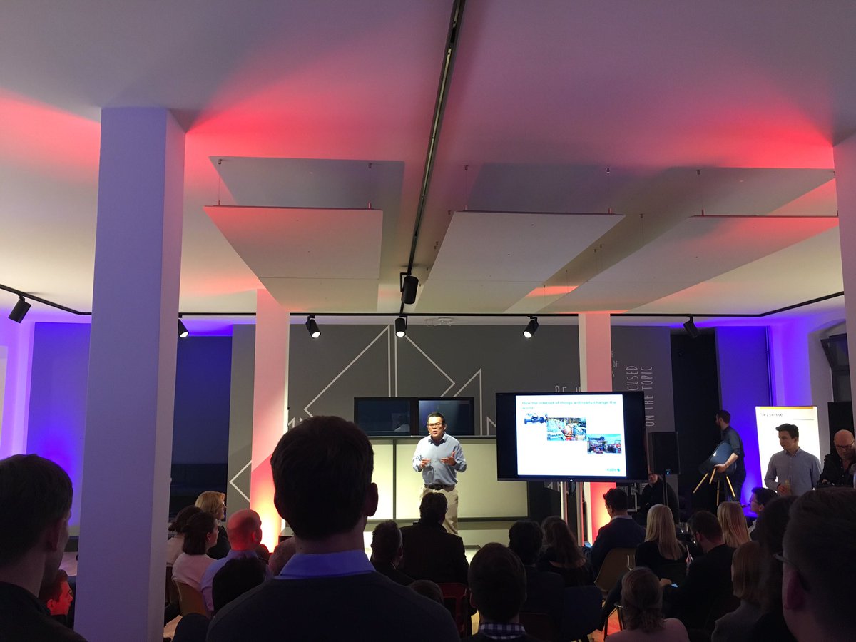FOLLOWTHE_DUCK's tweet photo. #Berlin #DataSpace_sap: #IoT with @thinkovation @Tobdecker @SAP FOLLOW THE DUCK https://t.co/YXJSYrX5qg