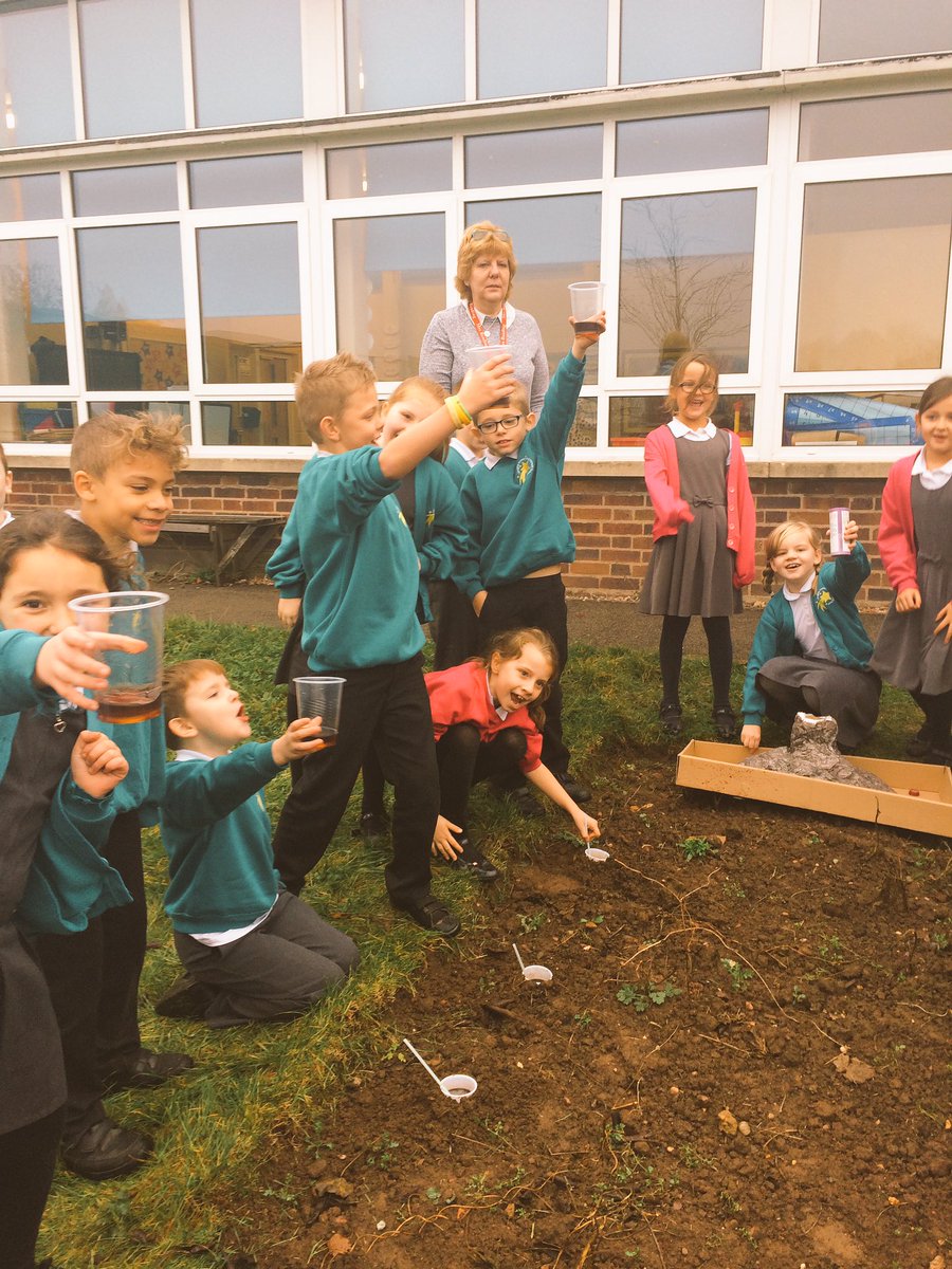 lillingtonschy3's tweet photo. Lots of fun and excitement in Year 3 today, creating their very own volcanic eruptions! https://t.co/LErE1OH2LN