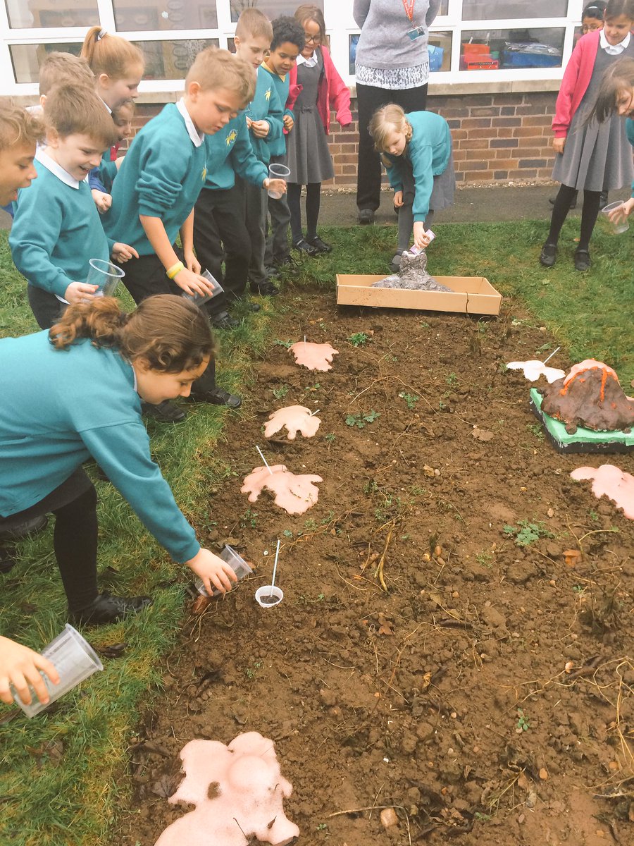 lillingtonschy3's tweet photo. Lots of fun and excitement in Year 3 today, creating their very own volcanic eruptions! https://t.co/LErE1OH2LN
