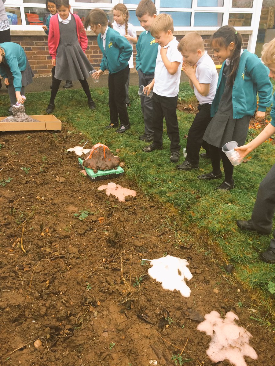 lillingtonschy3's tweet photo. Lots of fun and excitement in Year 3 today, creating their very own volcanic eruptions! https://t.co/LErE1OH2LN
