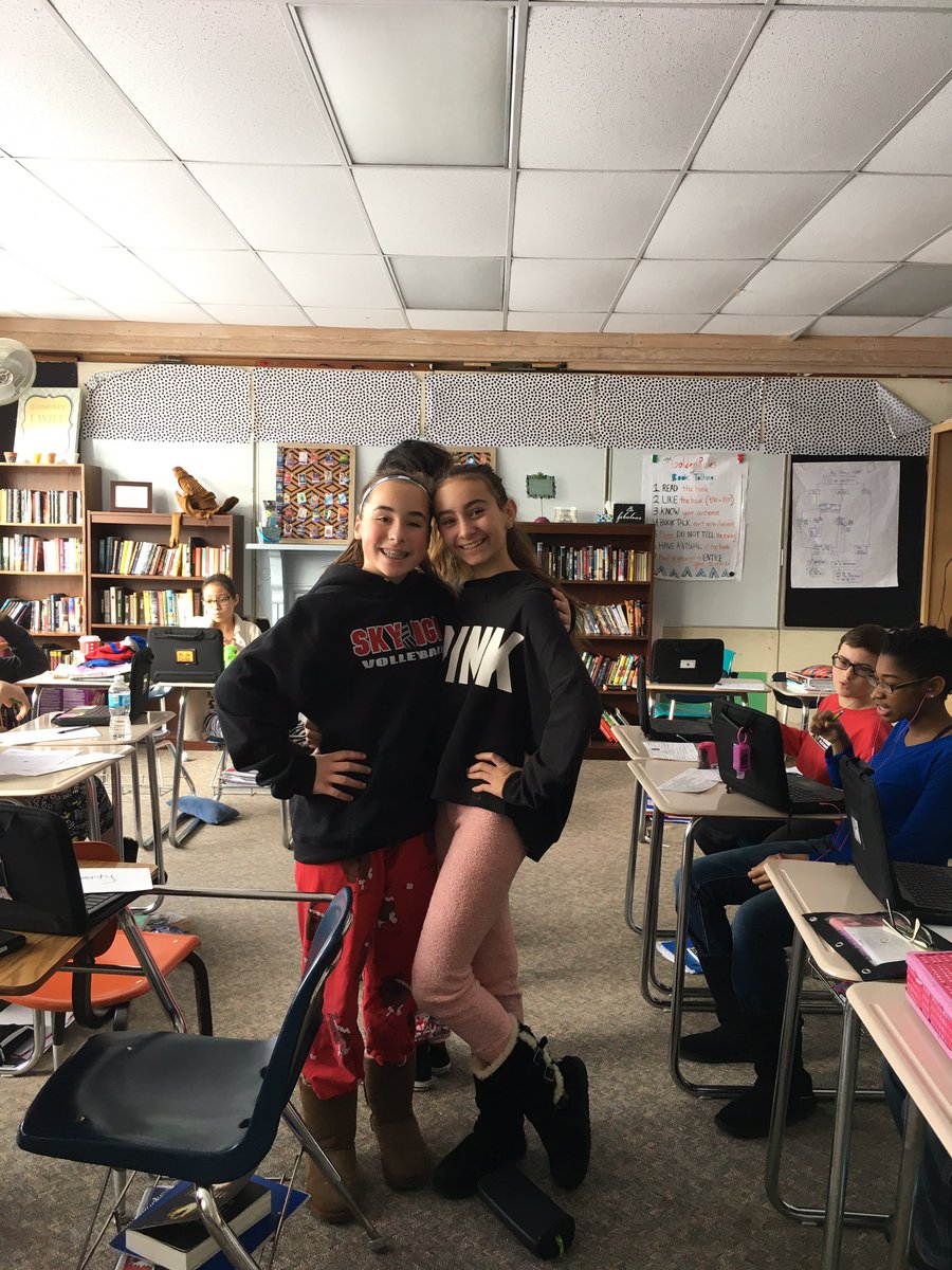 LundahlLions's tweet image. #Lmsspiritweek PJ Day