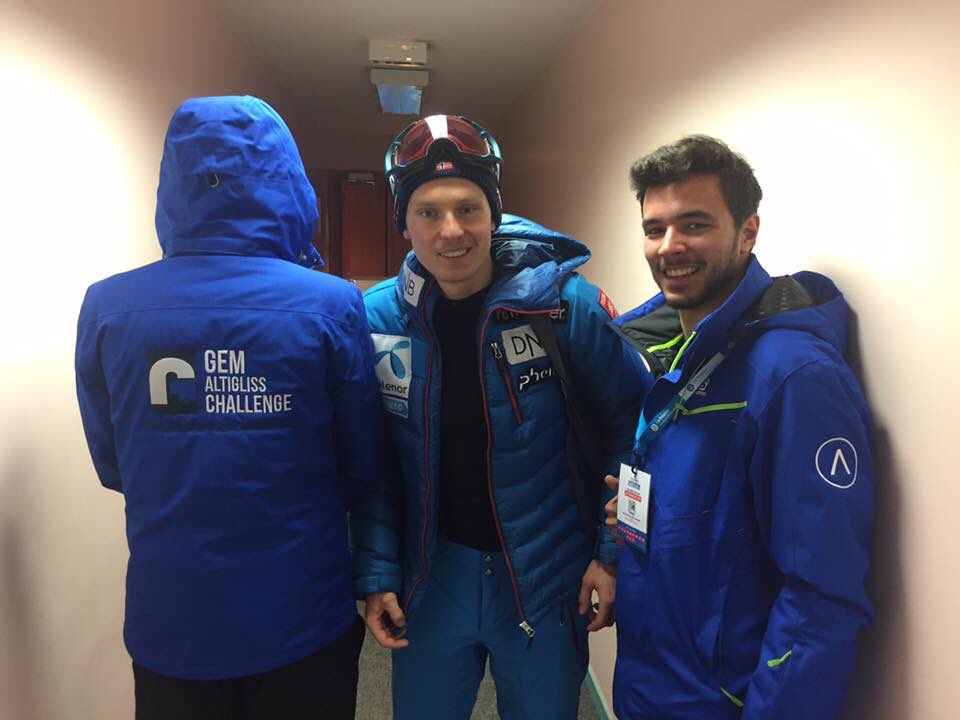 Moment privilégié pour #altigliss avec <a href="/H_Kristoffersen/">Henrik Kristoffersen</a> vainqueur du slalom <a href="/criterium1neige/">Critérium 1ère Neige</a> 🎿