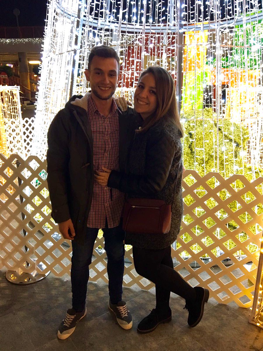 francglez's tweet photo. 🎁🎄😄  #HoleaHuelva #IluminatuNavidad https://t.co/Z8kchhfun2