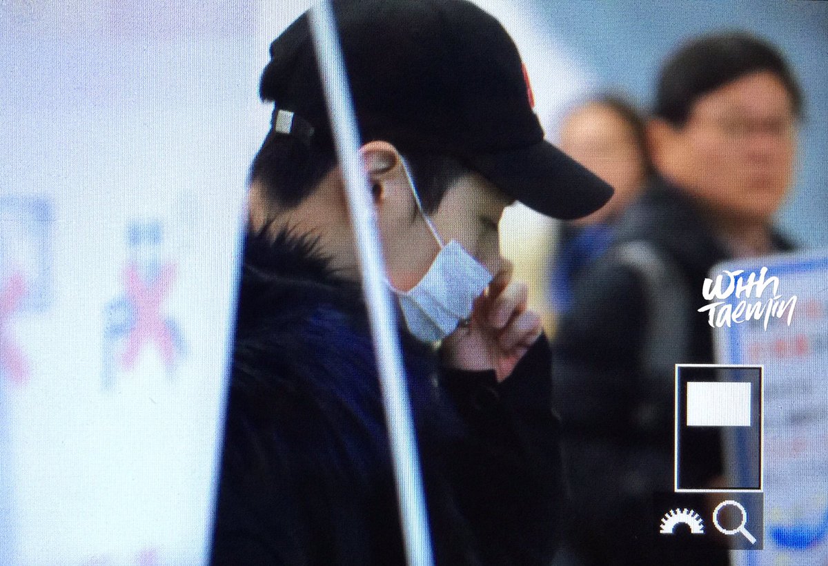 WithTaemin0718's tweet photo. 161213 김포공항 출국 태민이 뒷모습도 귀여워ㅋㅋㅋㅋㅋ https://t.co/RCKZDKI3Sx