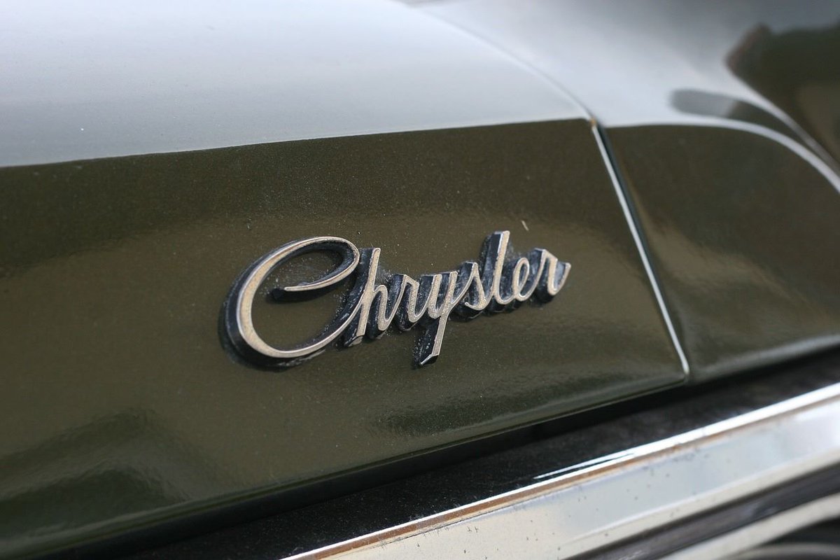 CutterAuto's tweet image. You know we can&apos;t turn down a classic Chrysler on #ThrowbackThursday! Which do you prefer, classic cars or new ones?
