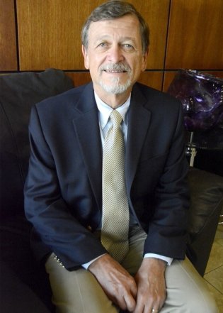 PUCancerInst's tweet image. My Cancer Story by @PUCancerCenter Director, Dr. Tim Ratliff. cancerresearch.purdue.edu/cancer-story #PurdueCure #Cancer #cancerresearch