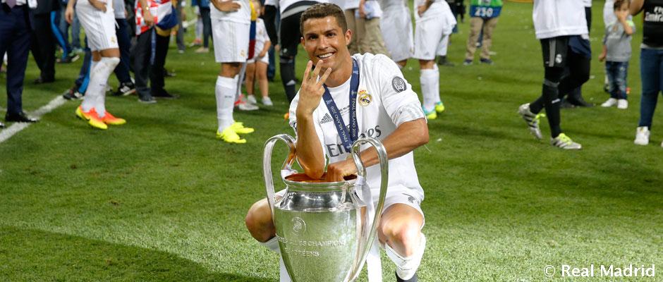 Xiuryt_97's tweet photo. Felicidades Cris, gracias por existir y darnos tu mejor fútbol SIUUUUUUUU uno de los mejores trofeos para el mejor #HalaMadrid EL REY 🏆🏅💪👏👑 https://t.co/OaVfyCCL30