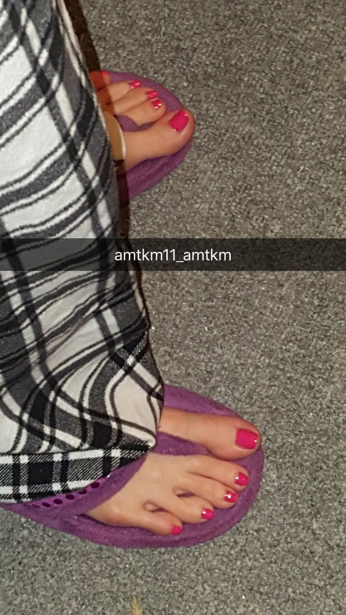 كلابي نابحوا اختتتتتتتفو.رتويت
كلب
كلبة
عمتكم
عمة
ذل
bbm
kik