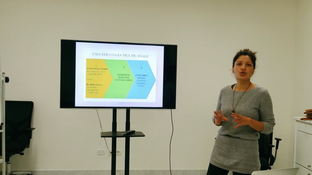 dolabschool's tweet photo. Il team A presenta la strategia di #Marketing per @Re_Bello
#DolabMarketing @oneofstarsailor https://t.co/ie27NubIjY