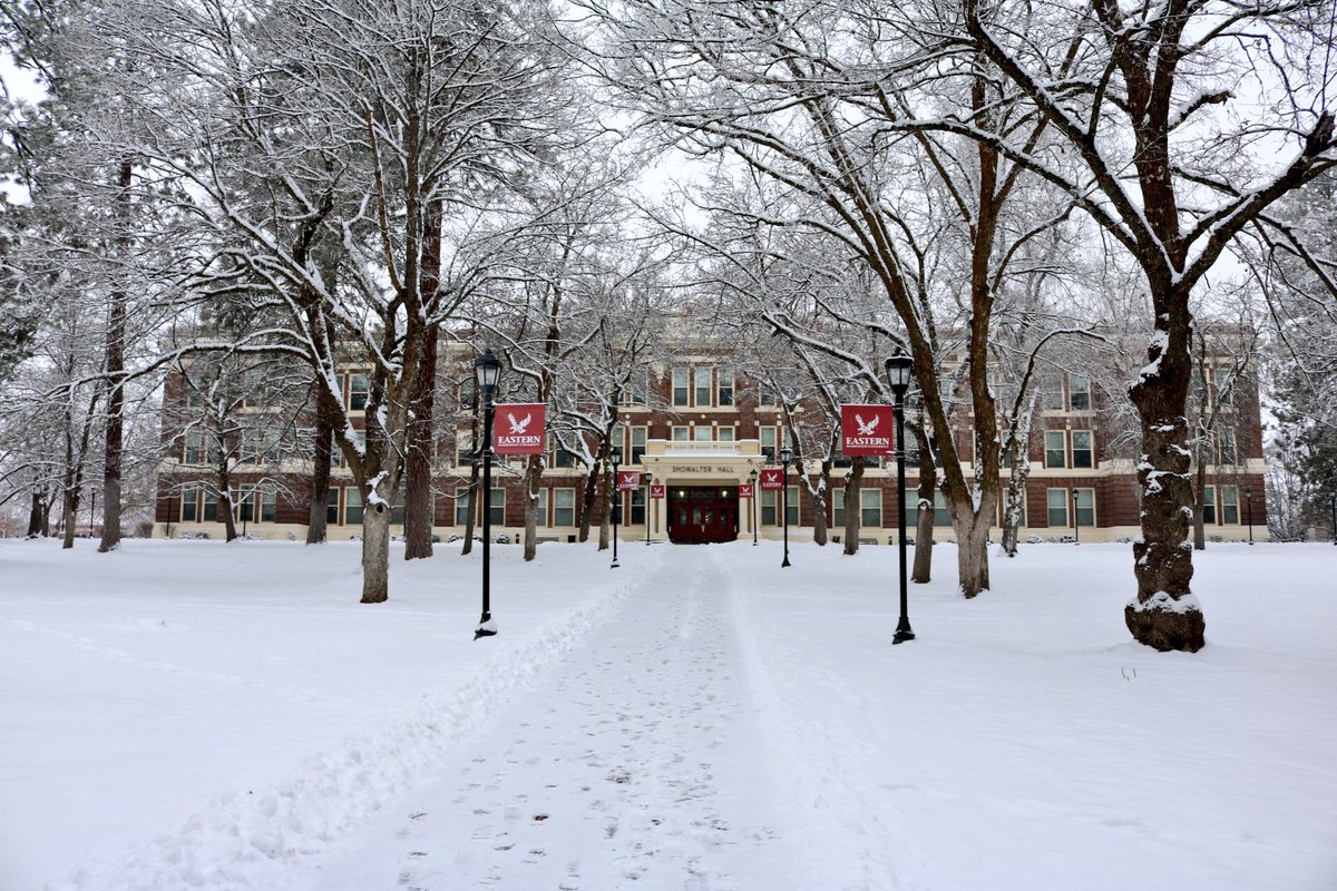 ManchezSarcos's tweet photo. Ugh, my school> your school 😩 #EWU https://t.co/nH3NV6D7Fr
