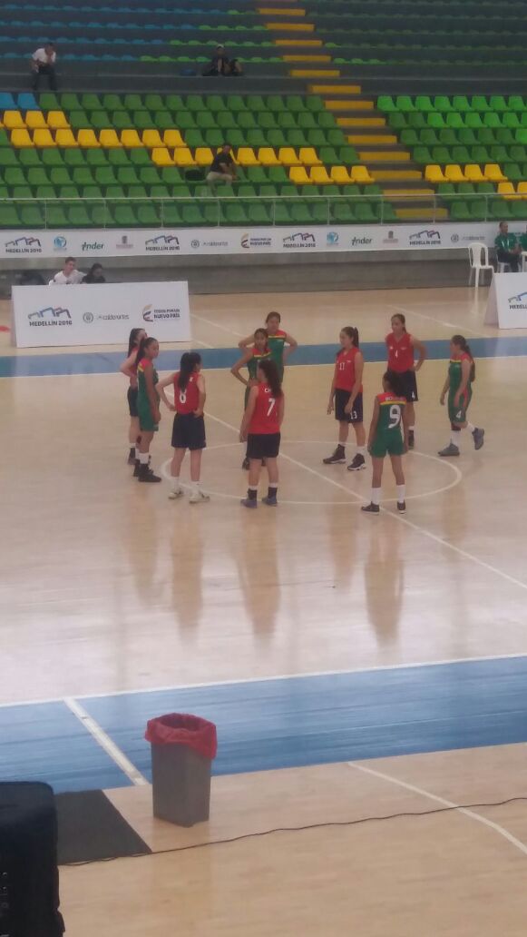 rgonzaloam's tweet photo. SSCC de Alameda Ganan su primer encuentro Sudamericano Escolar.
#mindep #Chile #SSCC #basquet #medellin #febachile #baket #rextraining https://t.co/HM8HpxGtaS