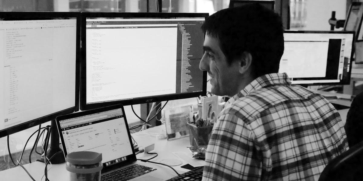 PJGradEditor's tweet image. Engage community by &quot;providing useful, relevant and interesting updates...on a regular basis.&quot; - @Phone2Action bit.ly/2gEYpiC