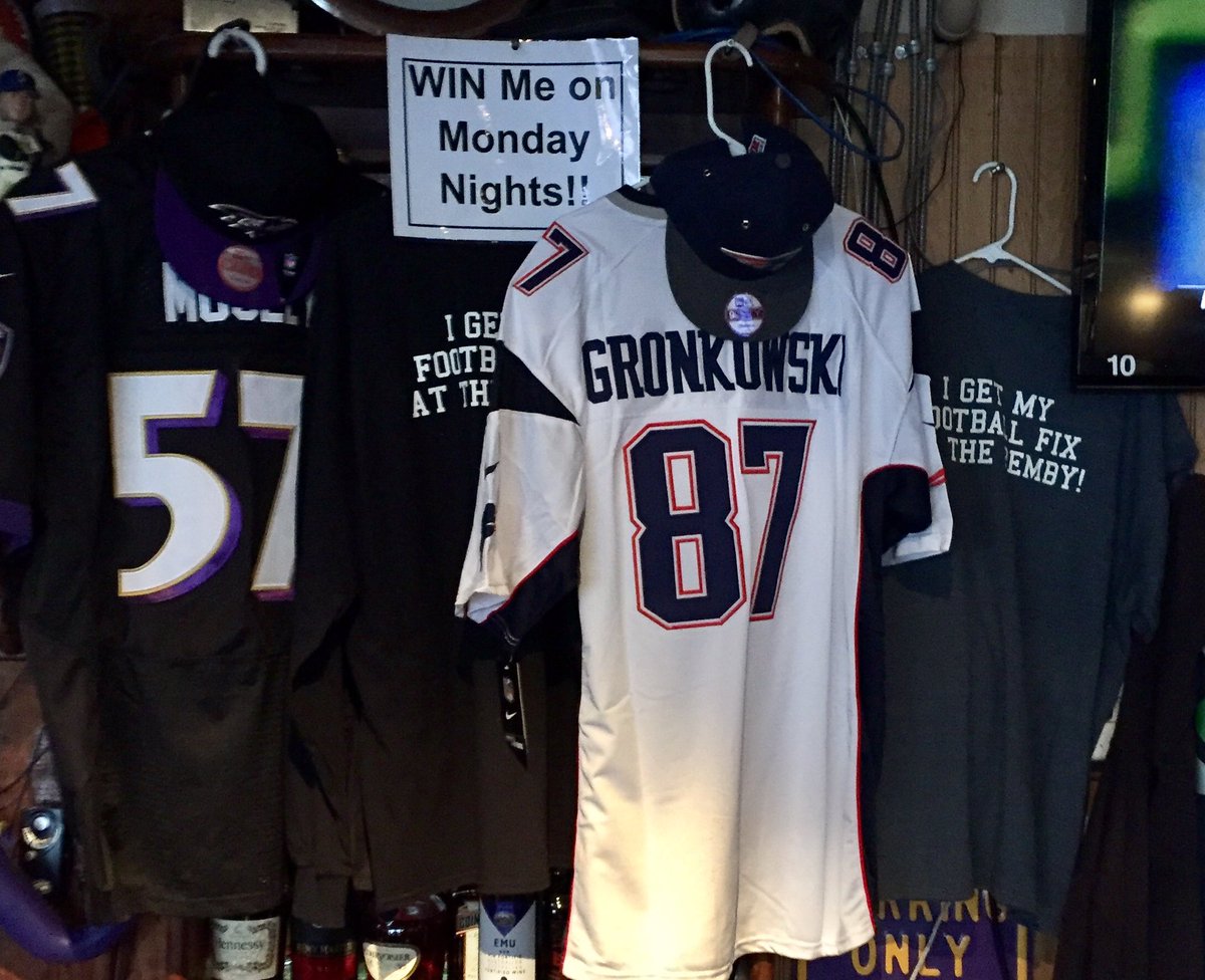 ThePembyPub's tweet photo. Hey Football fans, join us @ThePembyPub for Monday Night @Ravens vs @Patriots at 5:30 and win these Jerseys and Hats tonight! #PembyForNFL https://t.co/QqyQfGOVIM