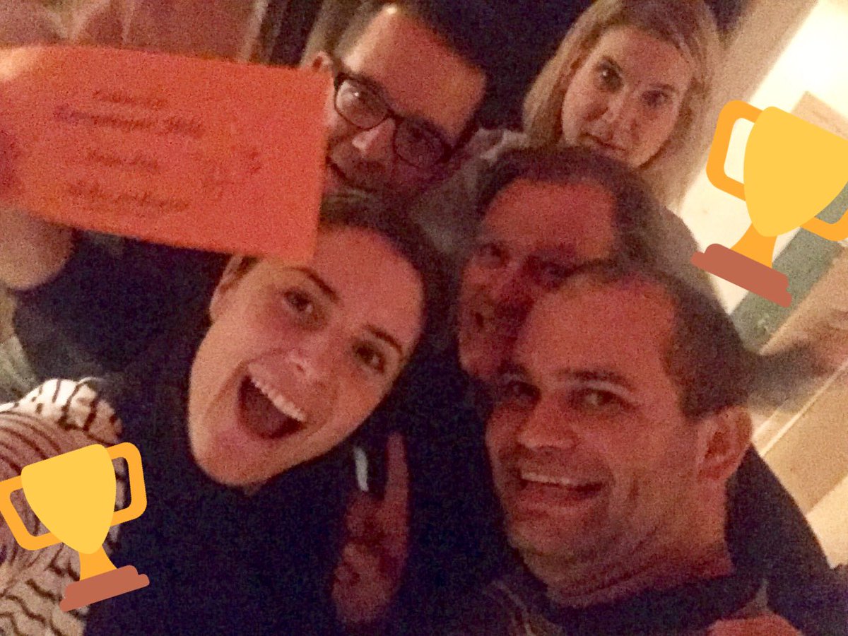 nicihood's tweet photo. Der 1 im Namen @SPORT1 alle Ehre gemacht. Als Champion überwintern wir beim ultimativen Kneipenquiz 💪🏽 @wlffing @AKWottge @dirc24 @Tilman_G https://t.co/8IQhU4UCTq