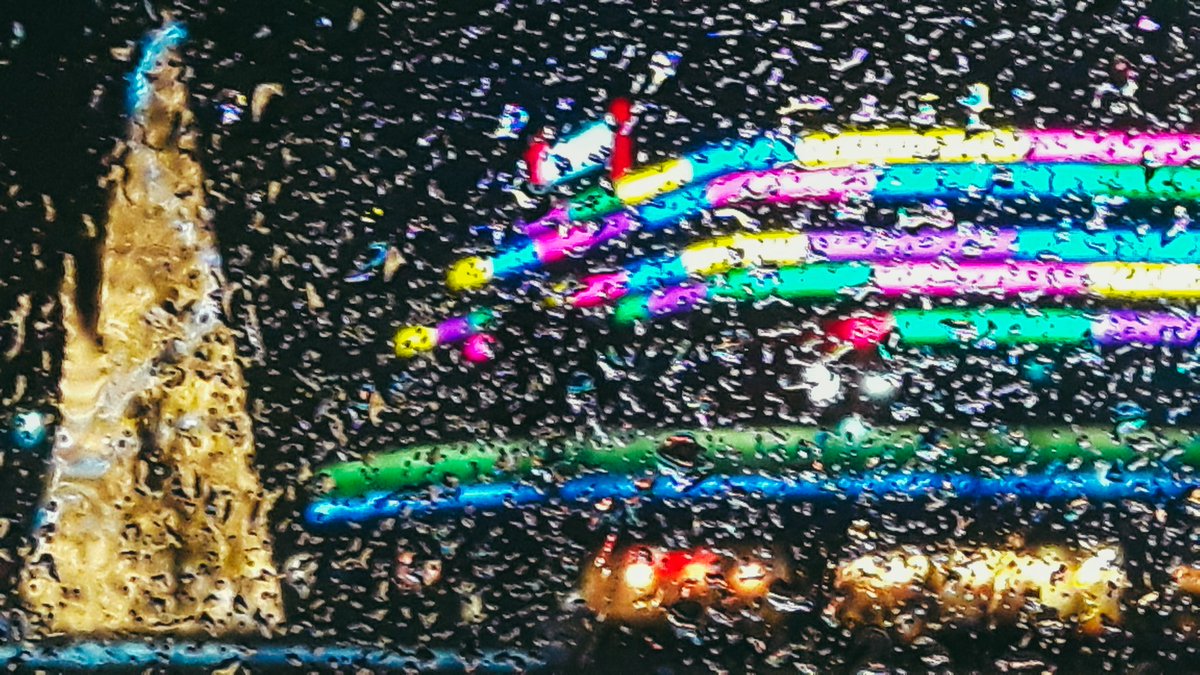 And one for #NewportatNight features <a href="/friarswalk/">Friars Walk Newport</a> taken from inside the car on a wet night last week