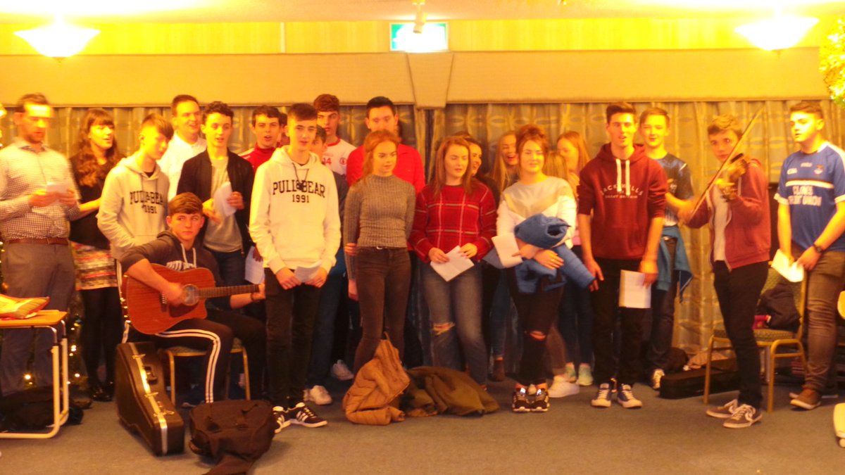 CHSSAR's tweet photo. Christmas carols@ armaghsar https://t.co/Ra3nXLl9Wb