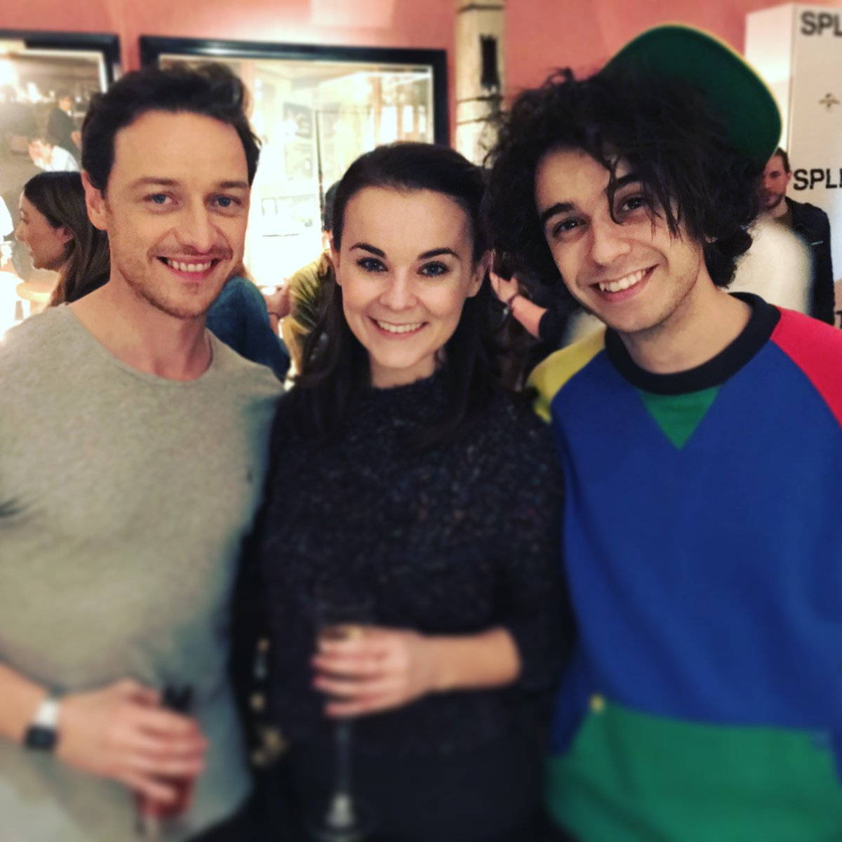 Just watched #split with <a href="/Viki_Bob/">Viki Williamson</a> and James McAvoy, it’s fucking great!!