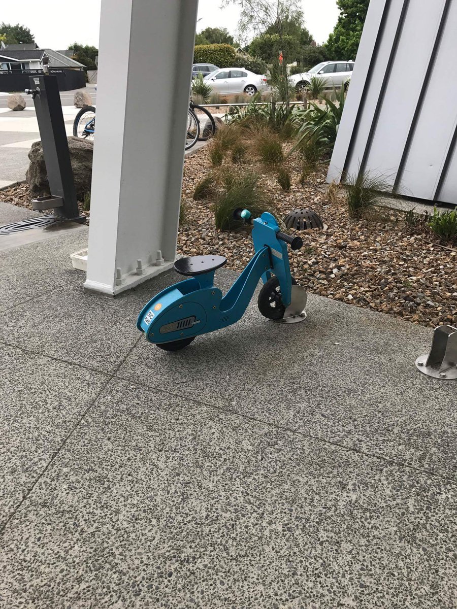 teamshakunga's tweet photo. Check out the cool ride parked outside Te Hāpua this morning @ChristchurchLib  #vespa https://t.co/wmExHXqUvo
