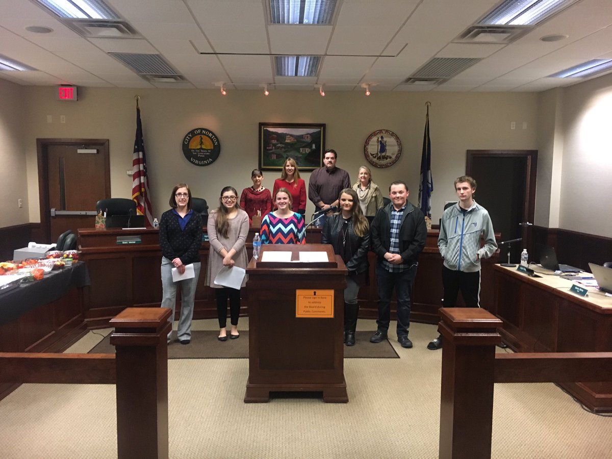 WashCoSuper's tweet photo. Recognizing a #WorldClassEducation &amp; #WorldChangingStudents one more time! Burton Blog, @jibvolleyball , Football, &amp; XC https://t.co/219pELabWg