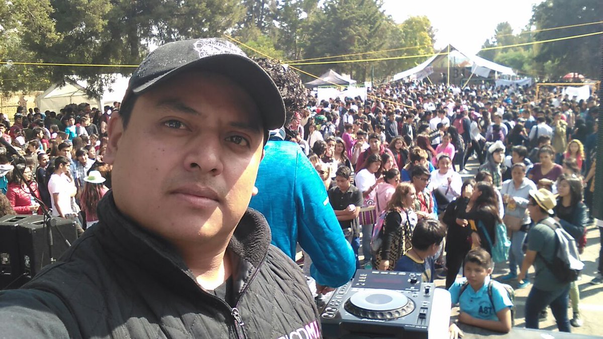 AlexPrepaSi's tweet photo. Mega Posada Prepa Sí... Con invitados de lujo. ¡Gracias chicos y felices fiestas 🎄🎆!
@KarenQuirogaA 
@Del_Iztapalapa 
@djadnmx https://t.co/Jm6ybP3RxO