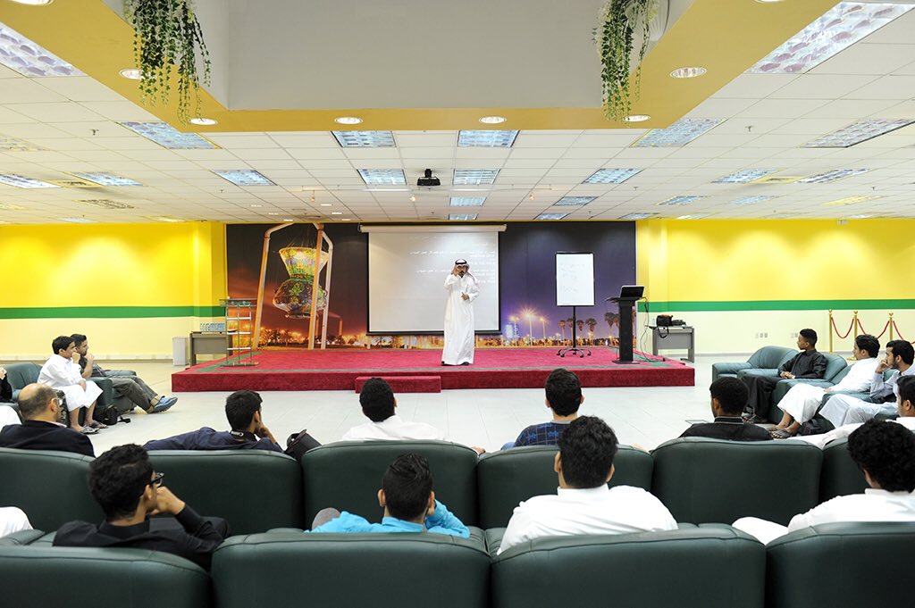 AlghneTag's tweet photo. تم ولله الحمد الانتهاء من دورة التصوير الفوتوغرافي المتقدم (الاحترافي) .طلاب جامة الملك عبدالعزيز...بالتوفيق لكم #kau #جامعة الملك عبدالعزيز https://t.co/aqqiKTAa1P