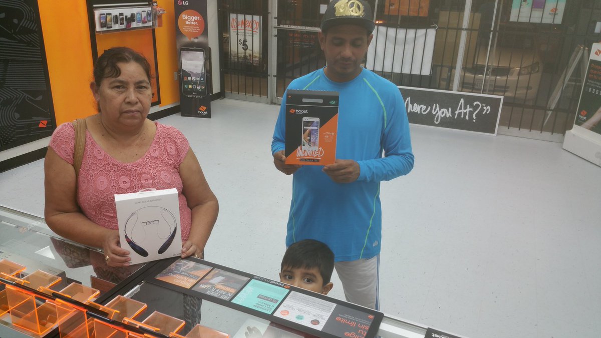 LaFiestaCell's tweet photo. Ending the day by switching a client to @boostmobile and Saving $$$$
#BuhByePurple
#SwitchIsReal
#gettingbettereveryday
@hafizjamshed27 https://t.co/ZXxzEwlo7y