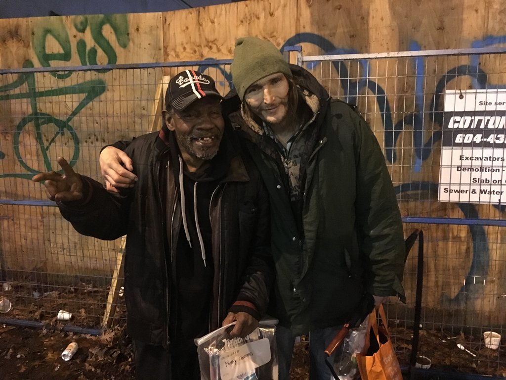 VancouverPD's tweet photo. #VPDcaptures: @VPDGangUnit hit the streets this weekend & gave out #Christmas care packages to those in need. https://t.co/6jC5BSEdsP #VPD https://t.co/FoWkAxz5O7