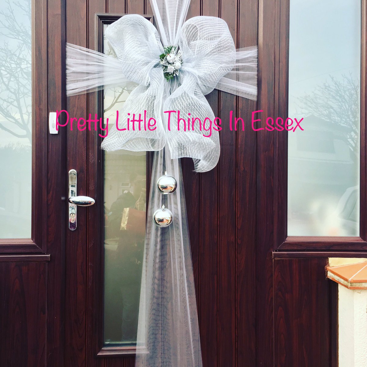 PrettyLittle35's tweet image. #prettylittlethingsinessex #christmas #doorbow #silver