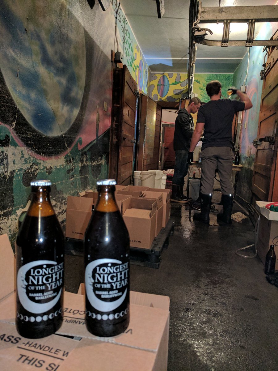 MaltedUniverse's tweet photo. Packaging our solstice barleywine after 1 year in Hogshead whiskey barrels: Longest Night of the Year Barleywine. Hand-crafted hand-bottled! https://t.co/4xAbhftq74