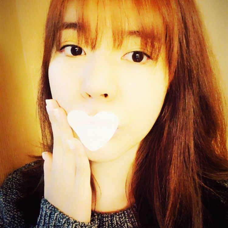 sunnystagram's tweet image. [INSTAGRAM] 515sunnyday: 인증샷은 #덤덤덤덤덤덤 #놓치지않을꼬예욤 이쁘다 #하트패치 #피테라릴레이 내가 선물하고 싶은 다음 주자는 나와 sk2 행사를 같이 했던 요즘 대세 롸이징스… sunnystagram.com/p/BN8IYVjDi-7