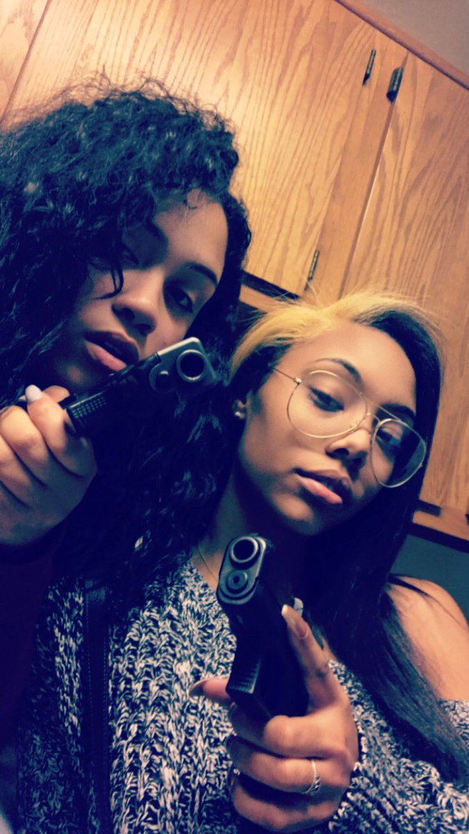 TaylorAaliyah's tweet photo. about to start coming at y'all necks like this ha wassup @iswearthatskay https://t.co/VWBelM4Ps3