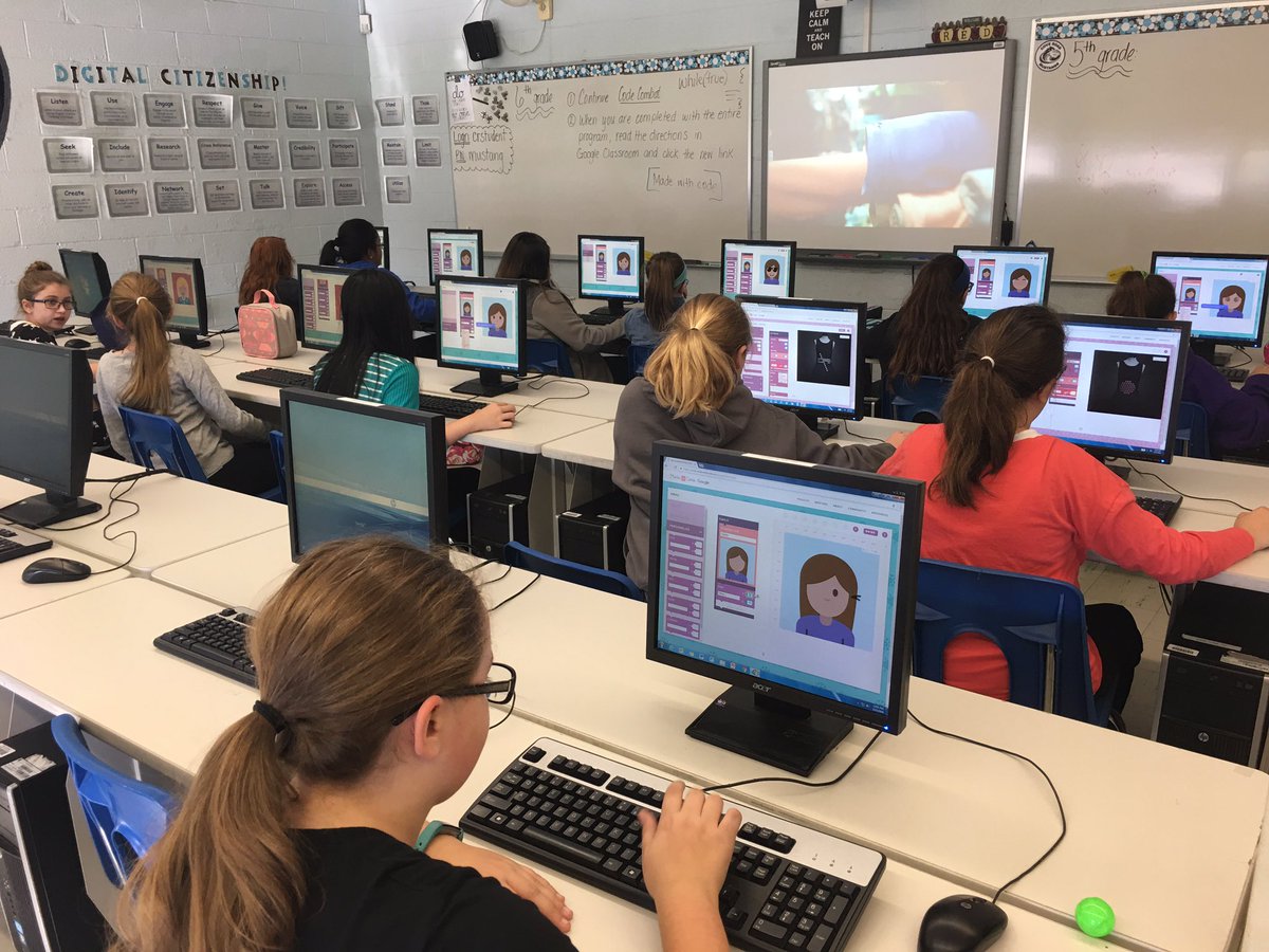 CRS_techNJ's tweet image. Girls Recess Coding- Week ofCode: 12/5 - 12/9 #WeekOfCode #GirlsWhoCode #MadewithCode @HazletSupt #GirlsInSTEM