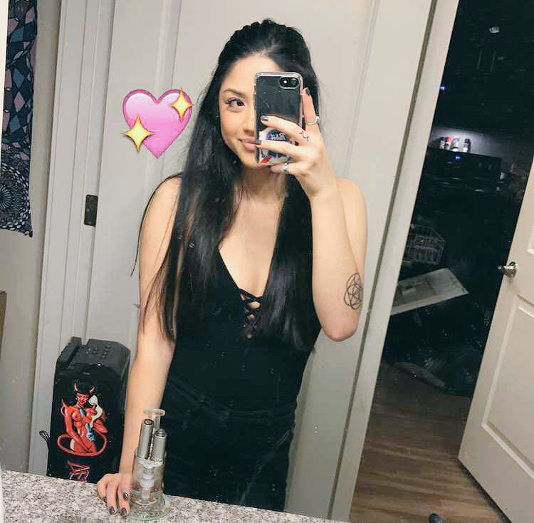 princessxxcleo's tweet photo. naughty or nice ? #findom #princesscleo https://t.co/3eidYIKKeb